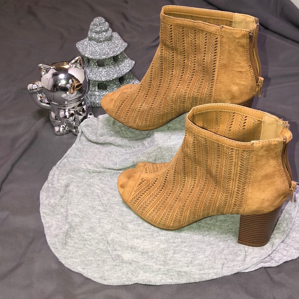 Beige open toe heeled boots